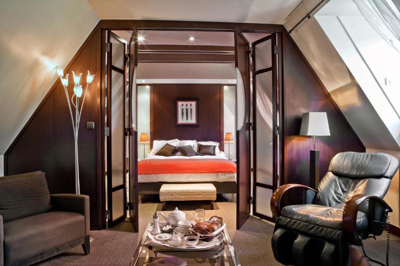 Le Bailliage Hotel & Spa Салерс Екстериор снимка