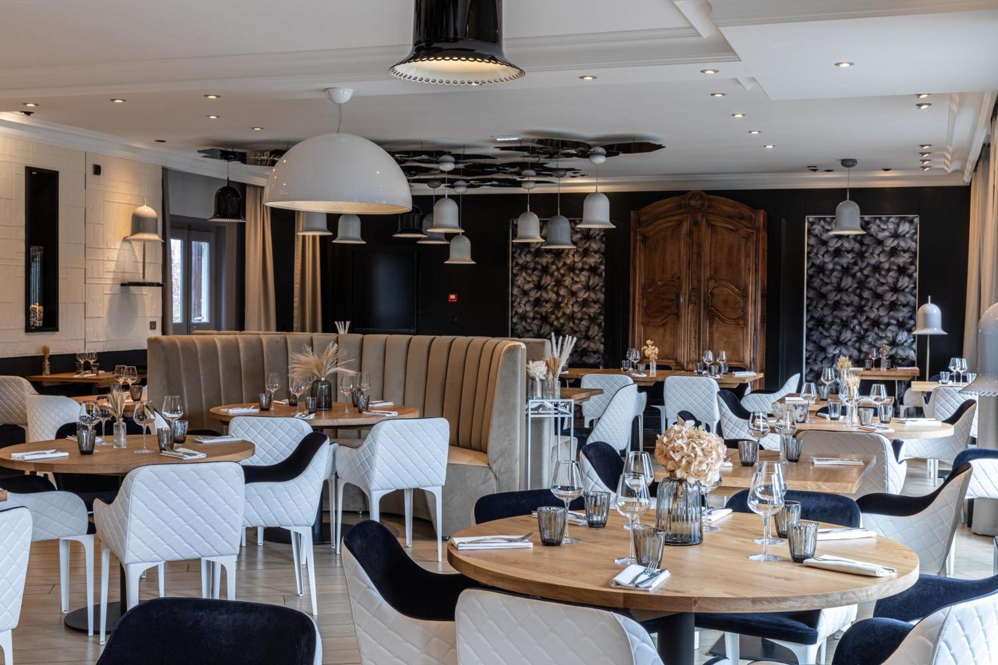 Le Bailliage Hotel & Spa Салерс Екстериор снимка