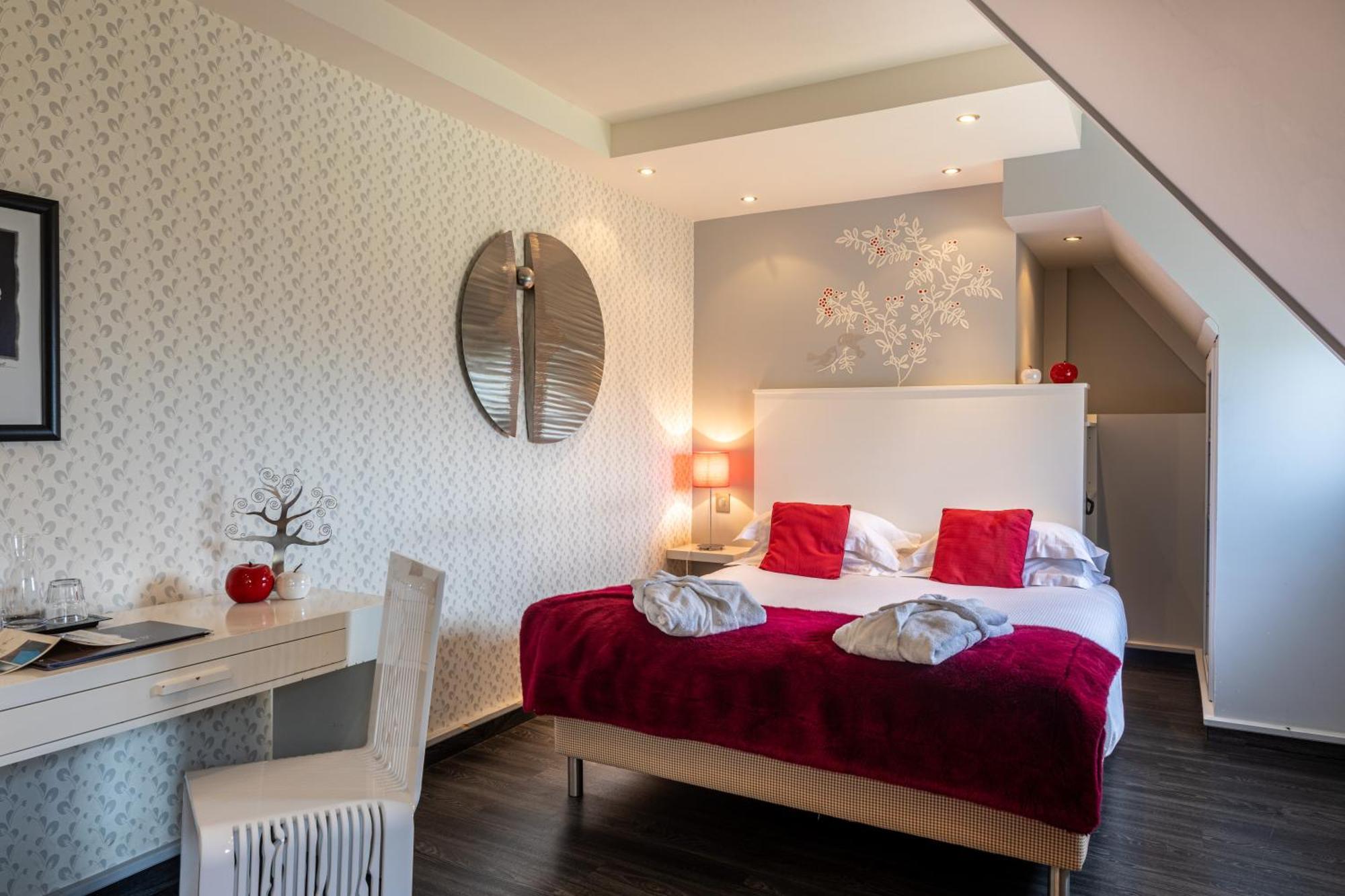 Le Bailliage Hotel & Spa Салерс Екстериор снимка