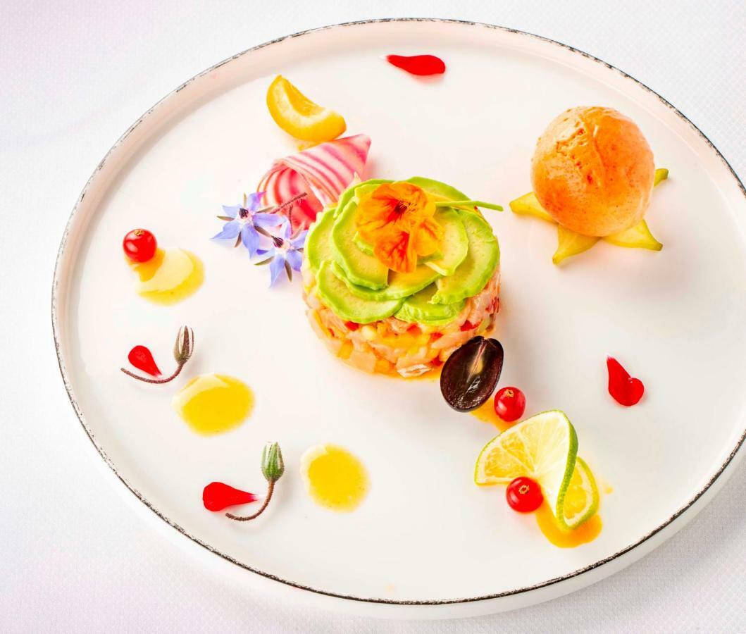 Le Bailliage Hotel & Spa Салерс Екстериор снимка